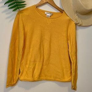 🌿Beautiful Yellow Sweater!💛